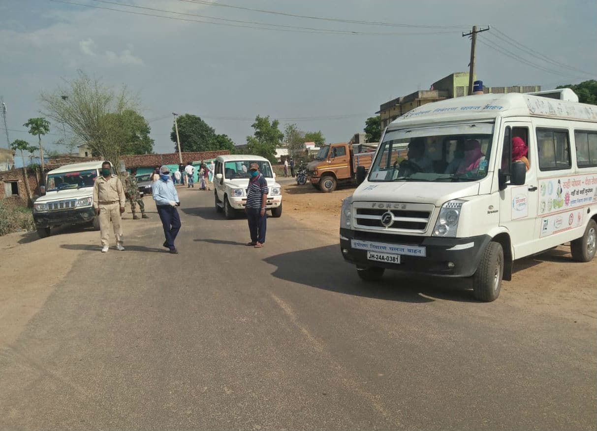 झारखंड के हॉटस्पॉट हिंदपीढ़ी से तीन लोग पहुंचे चितरपुर, क्षेत्र के लोगों में दहशत, किया गया क्वारेंटाइन