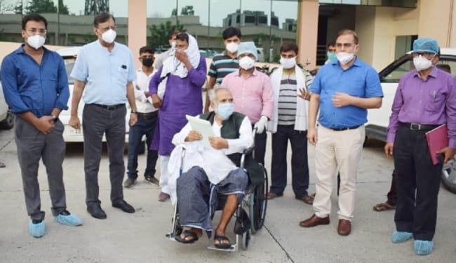 रघुवंश प्रसाद सिंह पटना एम्स से हुए डिस्चार्ज, राजद नेता के रुख को लेकर सियासी गलियारे में सरगर्मी तेज