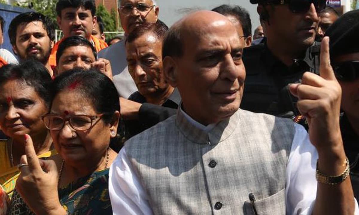 यूपी के डिफेंस कॉरिडोर में नट-बोल्ट से लेकर ब्रह्मोस मिसाइल तक का होगा निर्माण, लखनऊ में बोले राजनाथ सिंह