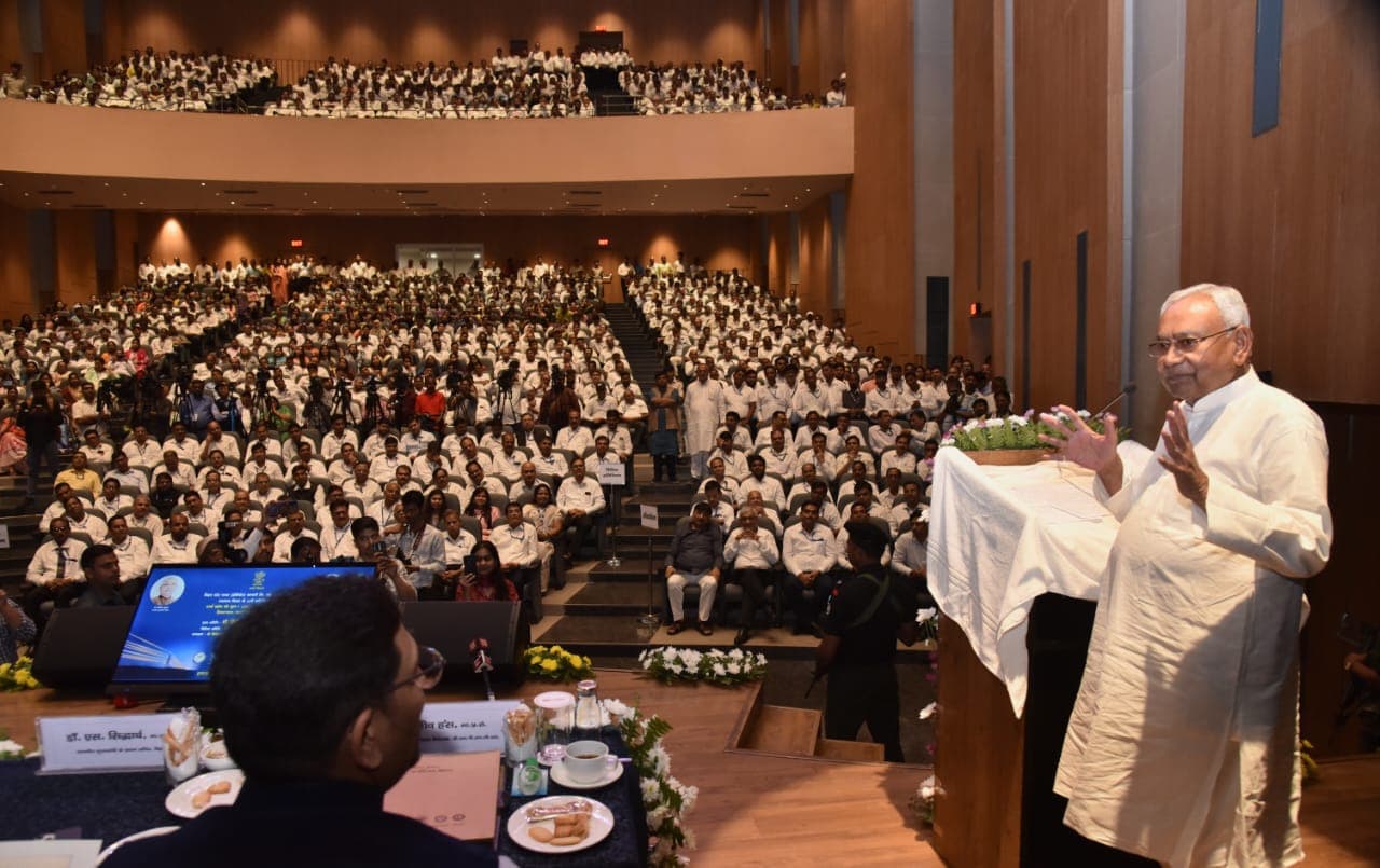 शिक्षकों की नियुक्ति पर सीएम नीतीश कुमार का बड़ा बयान, अनियमितता के आरोप पर कही ये बात