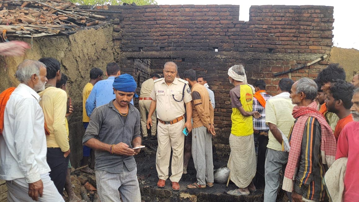 औरंगाबाद में भीषण अगलगी, तीन घर जले, बच्ची समेत चार लोगों की दर्दनाक मौत