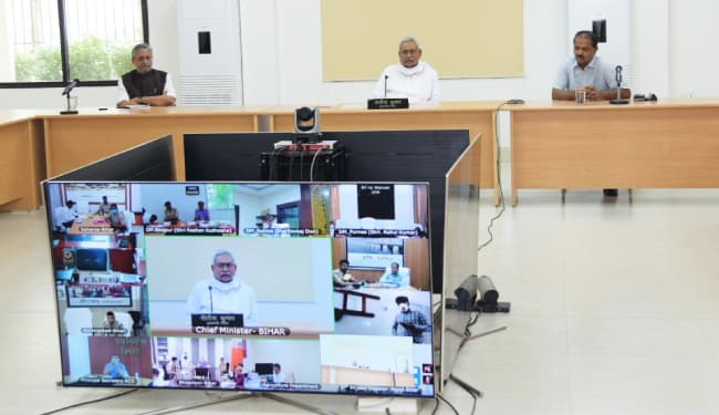 COVID19: CM नीतीश का सभी DM को निर्देश, प्रवासी बिहारियों के रोजगार सृजन को लेकर स्किल मैपिंग के अनुसार करें कार्रवाई