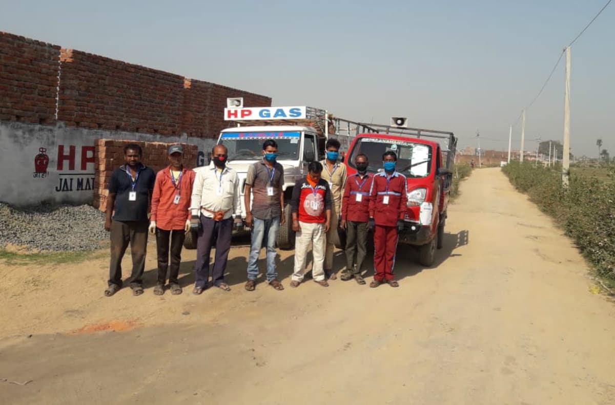 CoronaVirus Lock down: ना हों परेशान बड़कागांव में एलपीजी की हो रही होम डिलीवरी