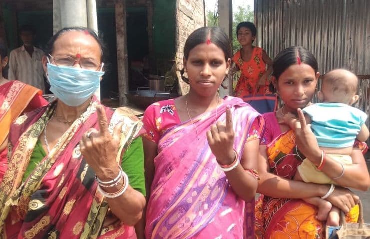 हद है: पूर्वांचल एक्सप्रेसवे पर लैंड कर रहे फाइटर जेट्स, लखनऊ में मिराज का टायर चलती गाड़ी से चोरी