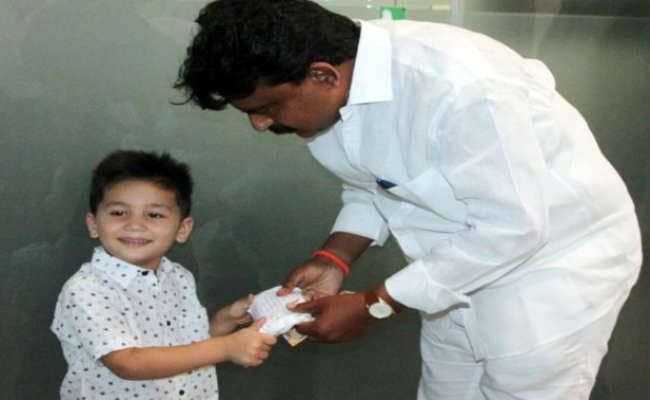 Corona Virus : कोरोना से लड़ाई में आंध्र प्रदेश के 4 साल के बच्चे ने दान किए 971 रुपए, साइकिल खरीदने के लिए कर रहा था पैसे जमा