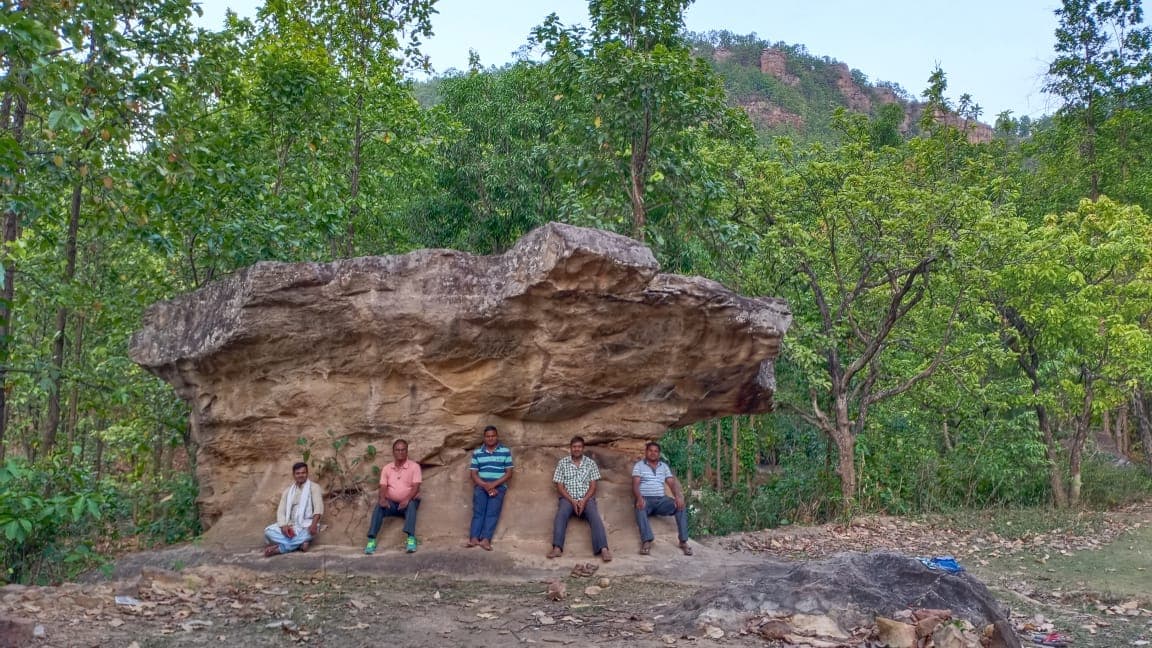 सेल्फी विद शेषनाग ! शेषनाग के आकार का चट्टान बना सेल्फी प्वाइंट, खूब ले रहें सेल्फी