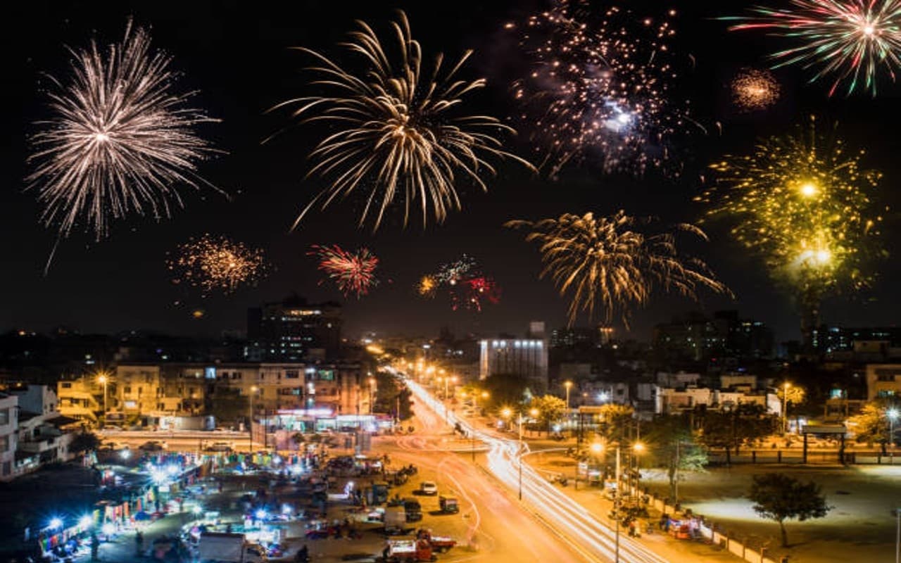 Bihar: भागलपुर में आज से बिकेगा ग्रीन पटाखा, इन शर्तों के साथ दिवाली की रात में कर सकेंगे आतिशबाजी...