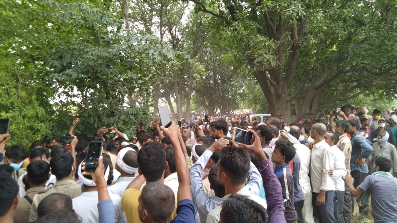 Kanpur road accident : टेंपो को धक्का मारने वाली बस के मालिक, चालक और परिचालक गिरफ्तार