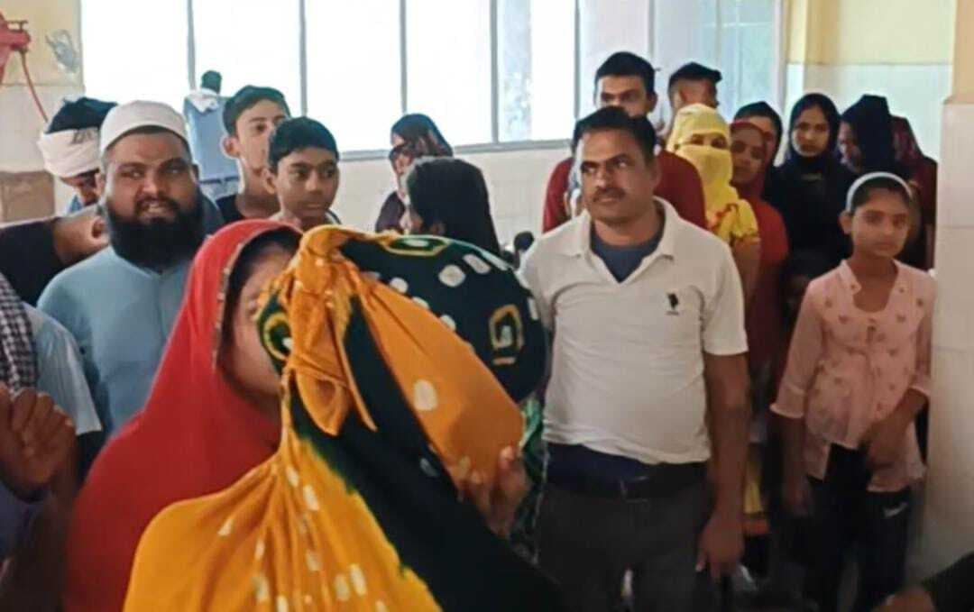 आगराः जिला अस्पताल में फंगल इन्फेक्शन और एलर्जी के मरीजों में बढ़ोतरी, जानें डॉक्टर ने क्या दी सलाह