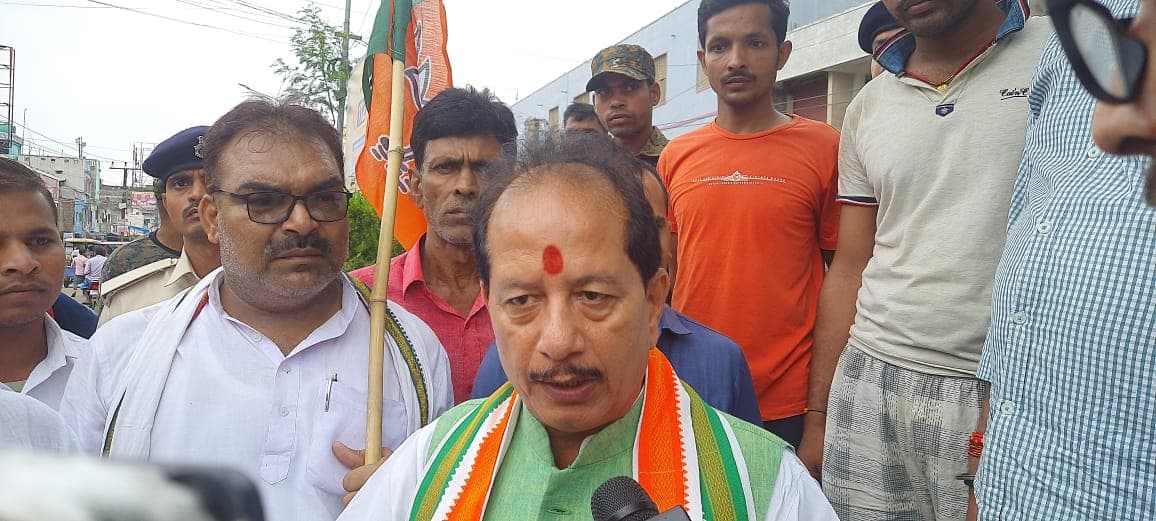 बेगूसराय गोलीकांड: विजय सिन्हा DGP पर बरसे, कहा- वो फोन नहीं उठाते, जनप्रतिनिधियों को कुछ नहीं समझते हैं