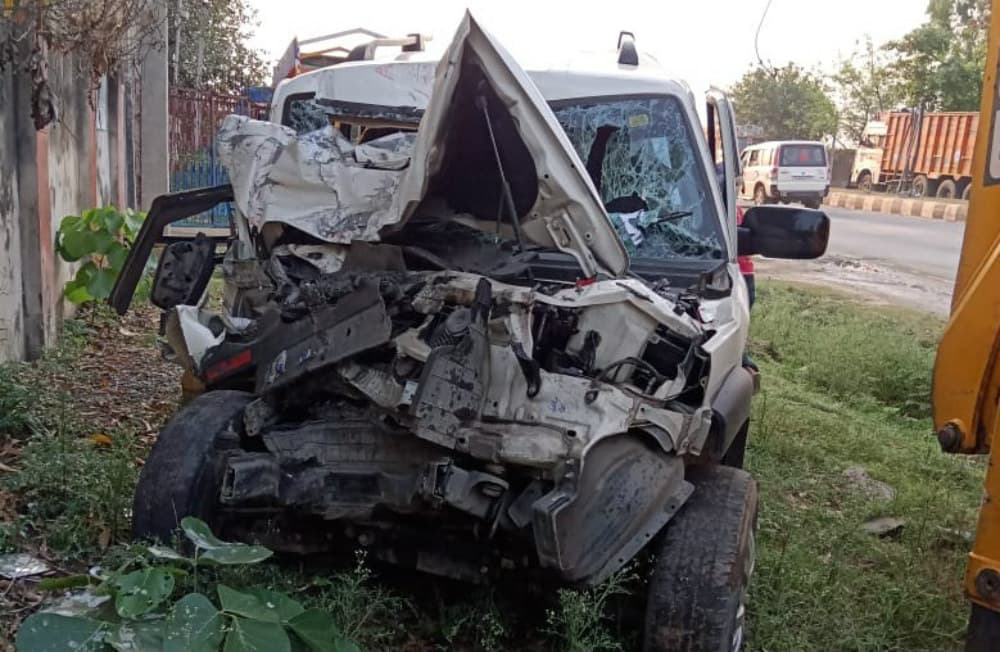 ईद मनाने घर जा रहे एक ही परिवार के दो लोगों की सड़क हादसे में मौत, तीन गंभीर