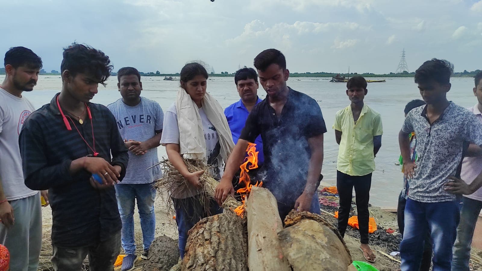 राखी बंधने आयी थी दिल्ली से पटना, देना पड़ा भाई को मुखाग्नि, थाने में दर्ज फर्द बयान में बहन ने कही ये बात