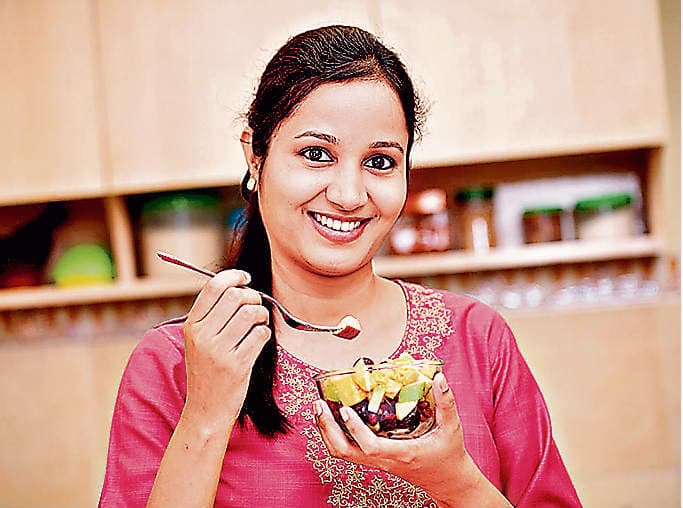 कोरोना को कैसे हरायेंगे? : सुबह में आम और शाम में खास लोगों ने उड़ाया लॉकडाउन का मजाक