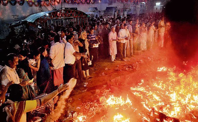 कोरोना से जंग : डरिये मत, अपनी परंपराओं की ओर लौटिये, कोरोना से निबट लेंगे हम