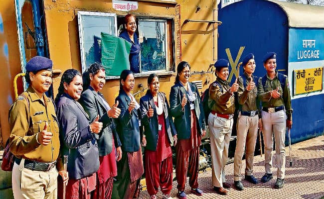 महिलाओं ने संभाली रांची-टोरी ट्रेन के परिचालन की जिम्मेदारी