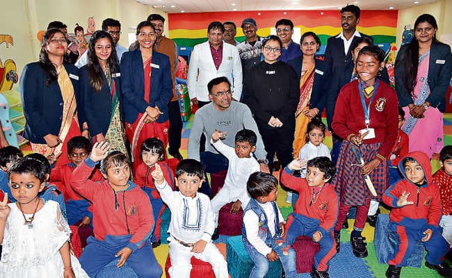 जम्मू-कश्मीर में जारी मुठभेड़ में आठ आतंकी ढेर, डीजीपी ने प्रेस कॉन्फ्रेंस में कहा, इस साल मारे गये 120 आतंकवादी जम्मू-कश्मीर में जारी मुठभेड़ में आठ आतंकी ढेर, डीजीपी ने प्रेस कॉन्फ्रेंस में कहा, इस साल मारे गये 120 आतंकवादी