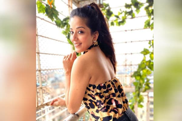 जींस-टॉप में मोनालिसा की शानदार फोटो ने जीता फैंस का दिल, कमेंट में लिखा- किसका चेहरा अब...