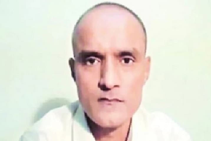 कुलभूषण जाधव मामले में भारत कानूनी विकल्पों पर विचार कर रहा है : विदेश मंत्रालय