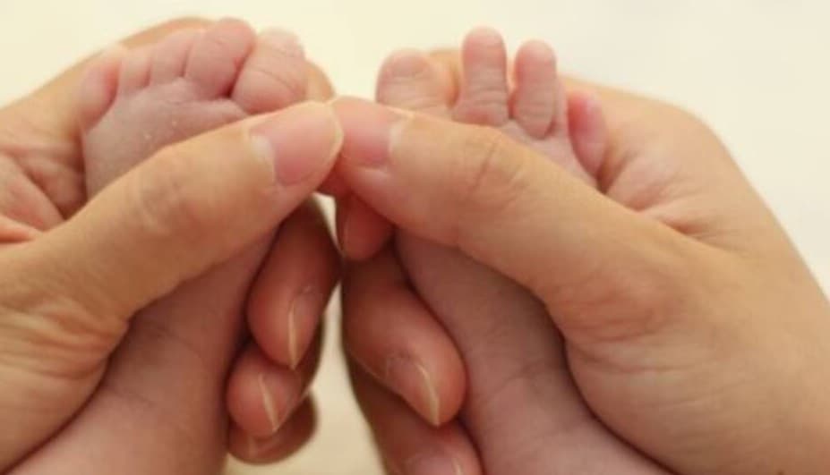 सरकार ने दिया आदेश चिकित्सकों, स्वास्थ्यकर्मियों को वेतन समय पर दें