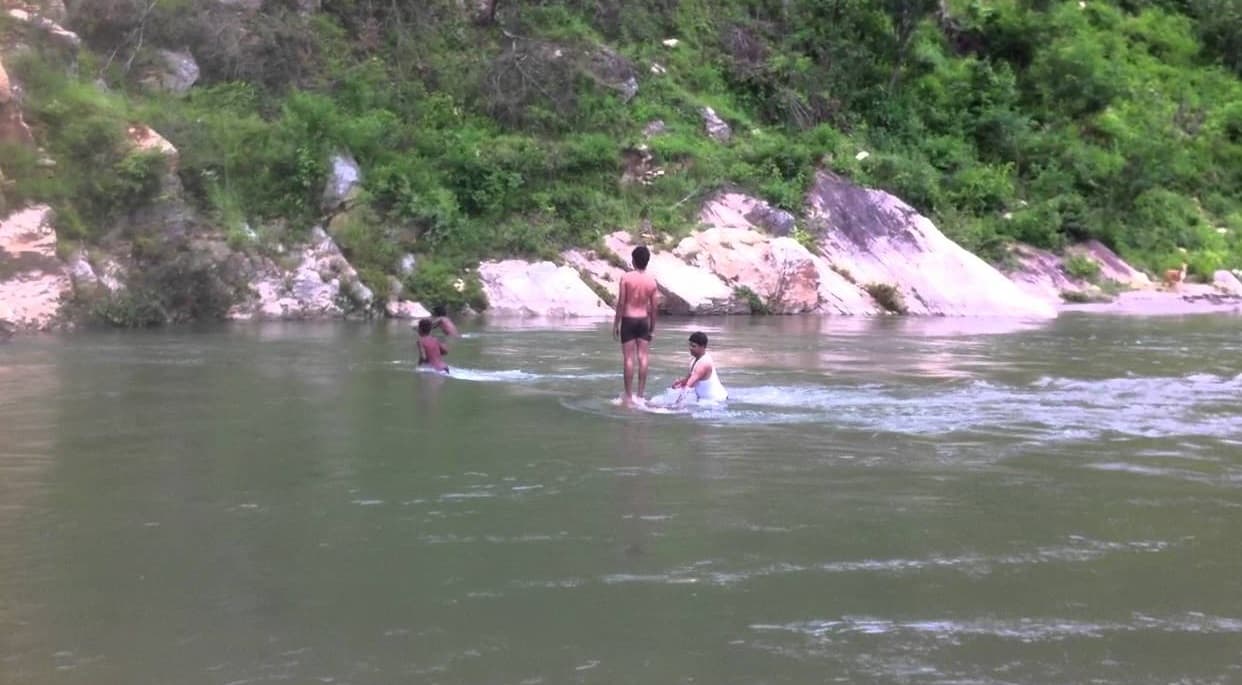 लोहरदगा में बंधु तिर्की ने BJP बोला हमला, विपक्ष आदिवासियों को बरगलाने की राजनीति कर रही है