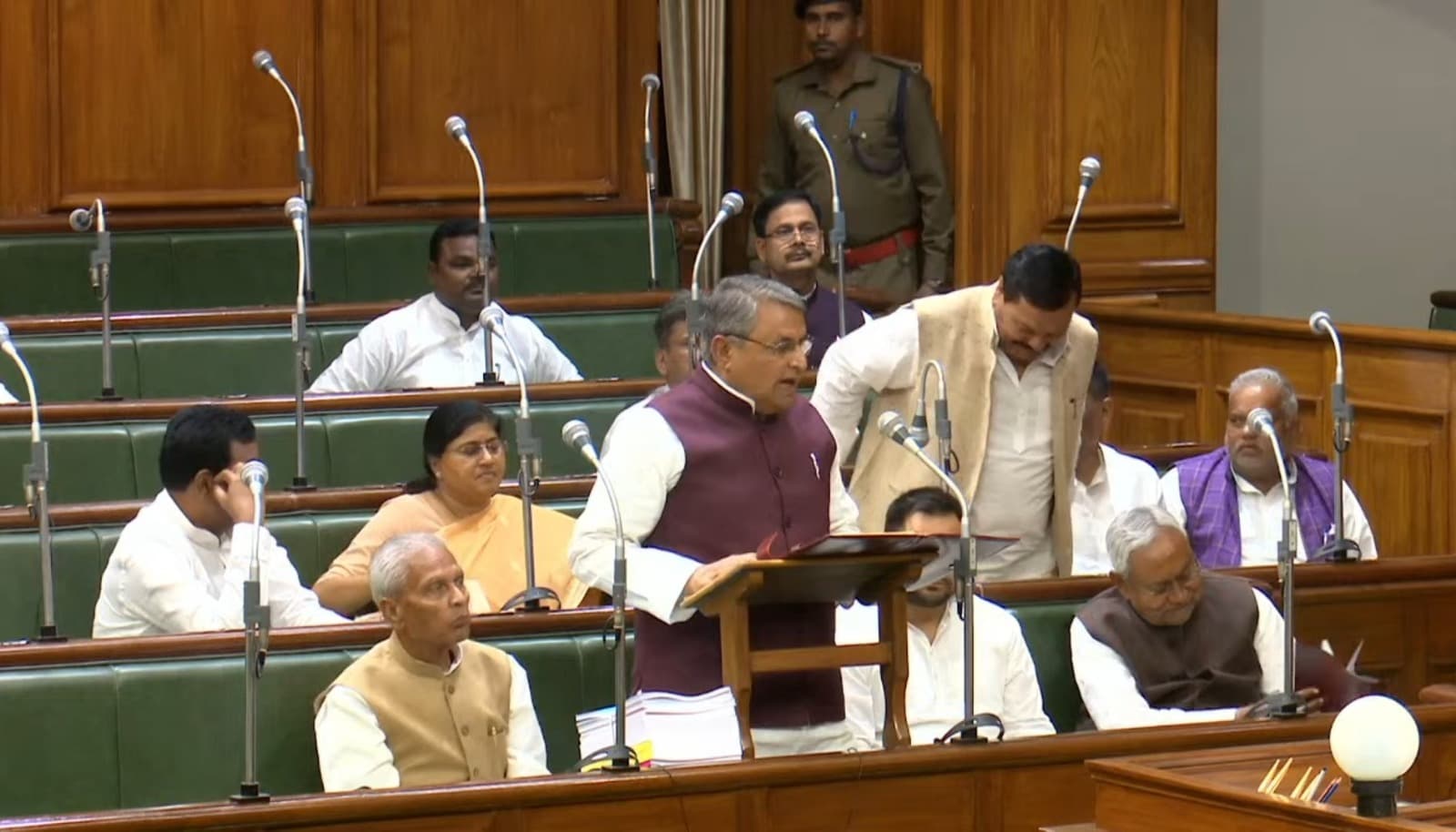 Bihar Budget 2023: बजट में युवाओं और रोजगार पर फोकस, अलग-अलग विभागों में निकाली जाएगी वैकेंसी