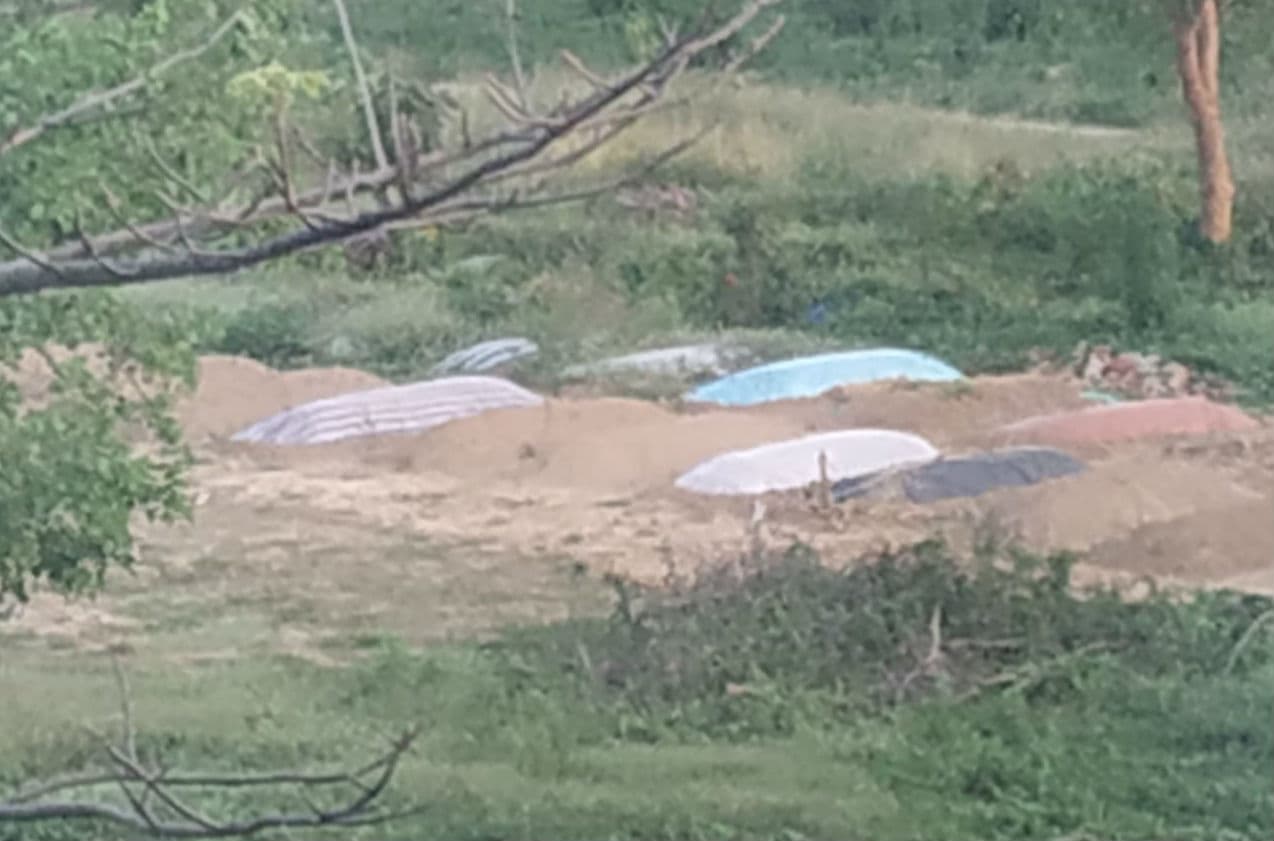 Coronavirus से जान गंवाने वाले मुस्लिम व्यक्ति को कब्रिस्तान में नहीं मिली जगह, श्मशान में जलाया गया