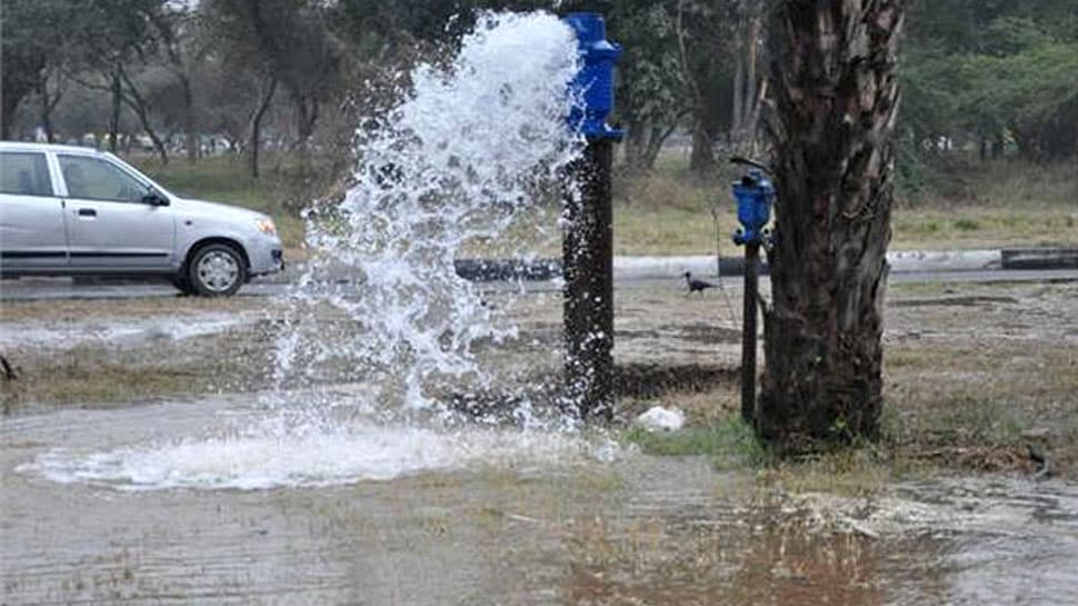 हो जायें सावधान, पानी के दुरुपयोग पर अब लगेगा जुर्माना, जायेंगे जेल