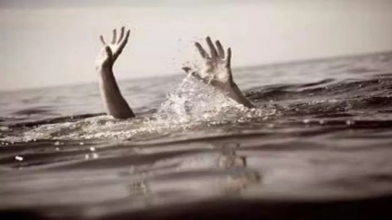 नहर में नहाते समय सेल्फी लेना युवक को पड़ा महंगा, पैर फिसलने से युवक की मौत