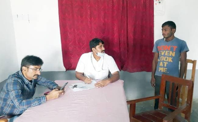Bihar Fight Against COVID 19: मुजफ्फरपुर, सीवान और छपरा के सीमावर्ती इलाकों के लोगों की स्क्रीनिंग हुई, पांच लोगों का लिया गया सैंपल