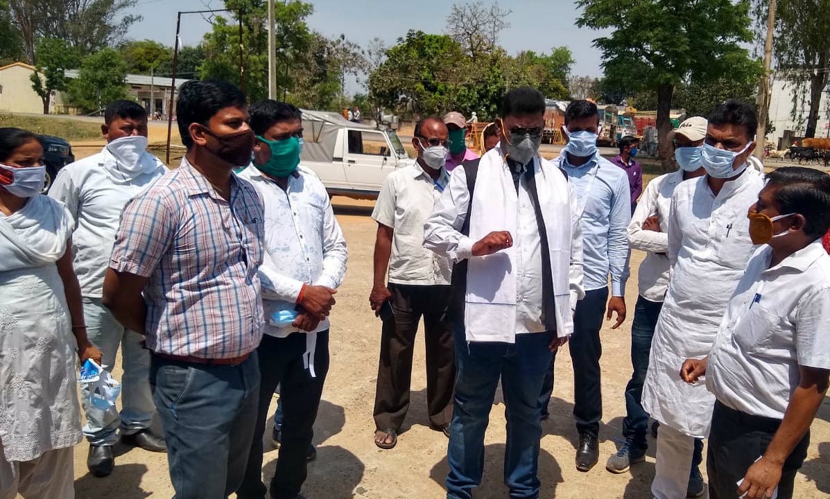 सुरक्षा का हवाला देकर इटखोरी सामुदायिक स्वास्थ्य केंद्र कर्मी गये हड़ताल पर, मंत्री के समझाने पर लौटे