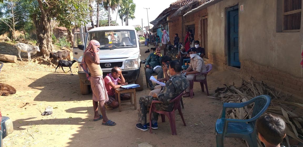 कोरानावायरस लॉक डाउन के बीच चोरी करने आये चोर को दुमका में भीड़ ने पीटकर मार डाला