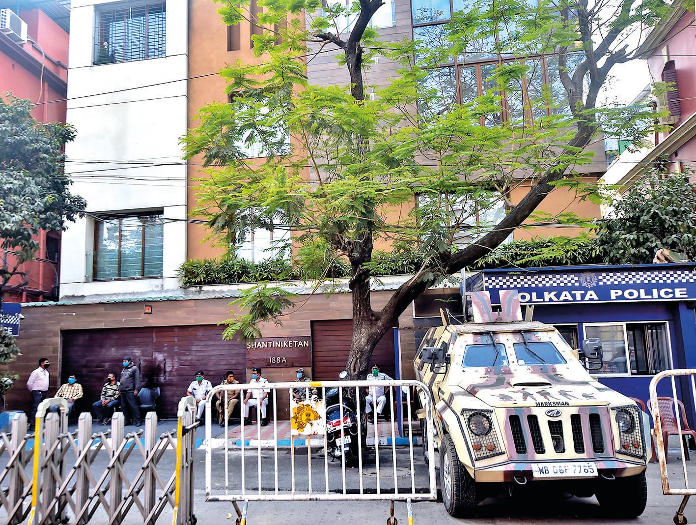 पीएम मोदी की बंगाल यात्रा से पहले अवैध कोयला खनन मामले में अभिषेक की पत्नी से पूछताछ करने पहुंची सीबीआइ