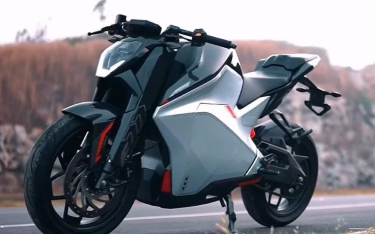 Ultraviolette F77: सुपर से भी ऊपर बाइक! सिंगल चार्ज पर 300Km की रेंज, टॉप स्पीड 265Kmph