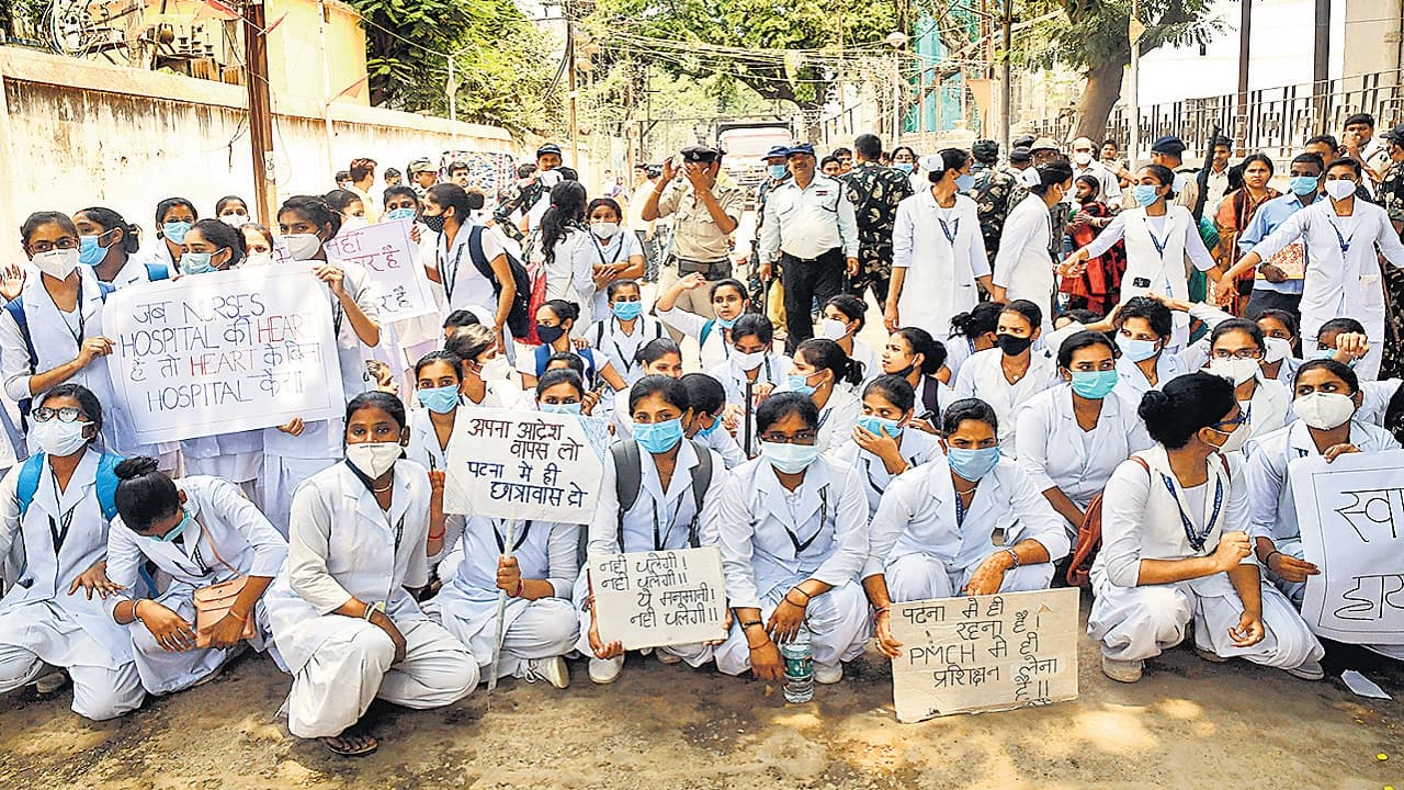 बेतिया में दो बार बेहोश करने के बाद भी पकड़ के बाहर बाघ, रेस्क्यू टीम के साथ चलता रहा लुका-छुपी का खेल