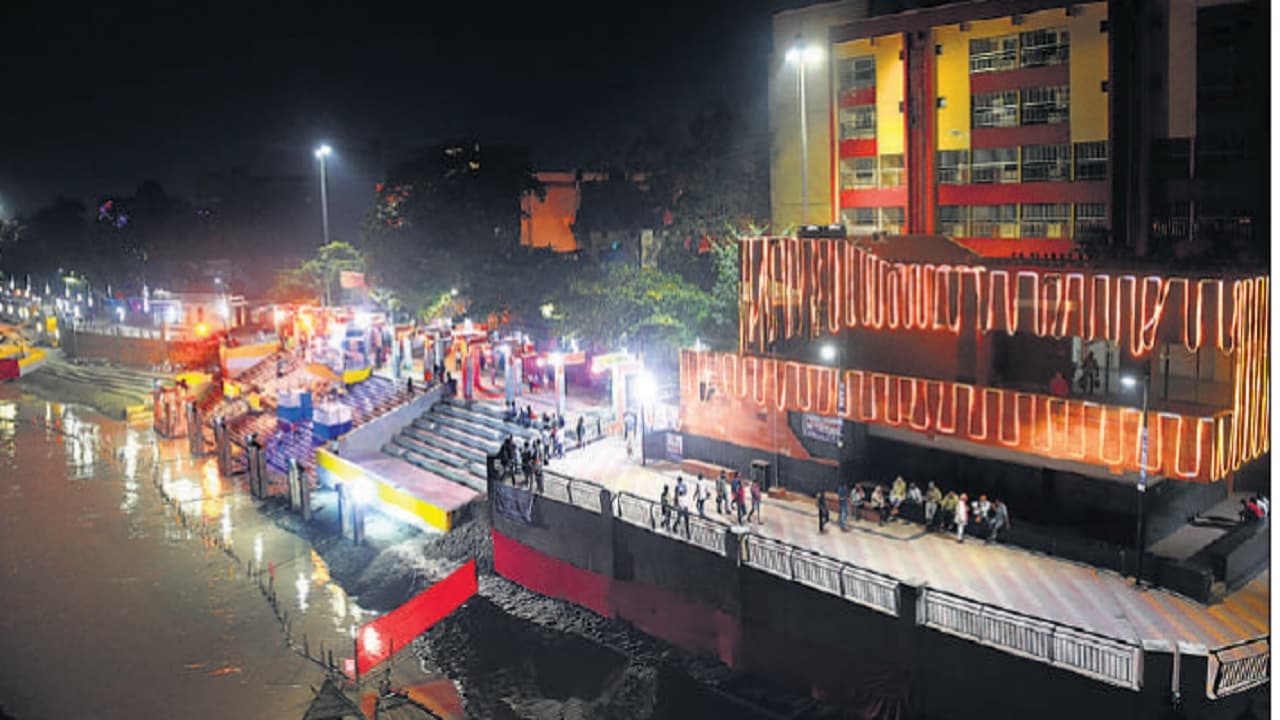 पटना में 550 घाटों पर आज शाम पहला अर्घ देंगे छठ व्रती, सुरक्षा के लिए तैनात रहेंगे 587 मजिस्ट्रेट और 1700 जवान