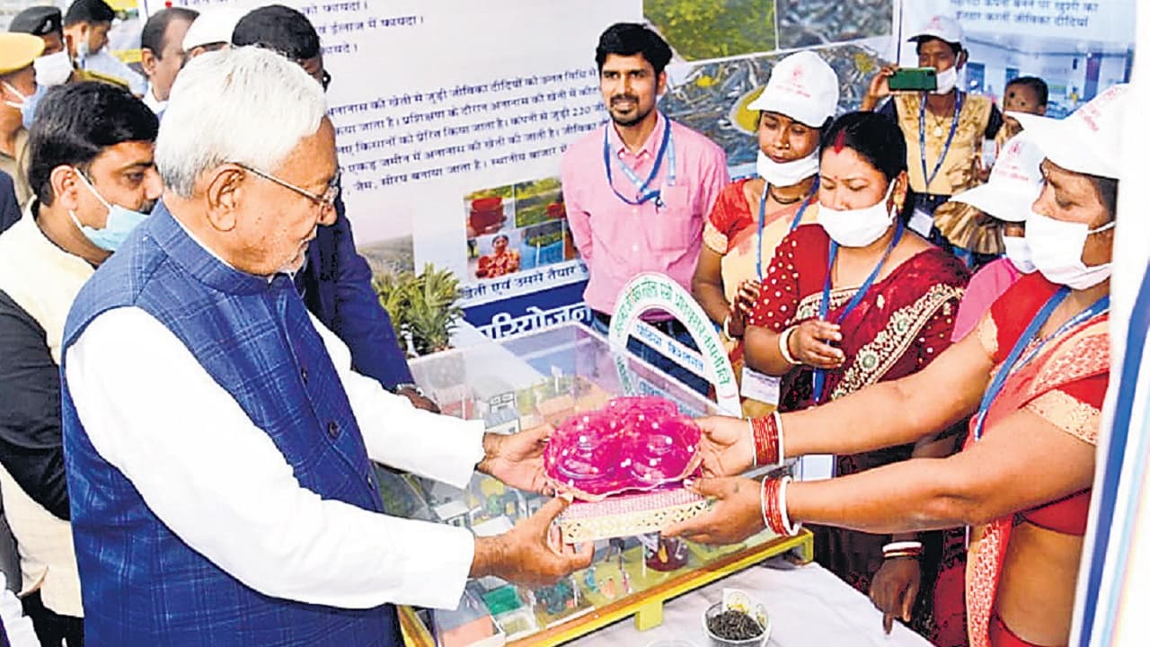समाज सुधार अभियान में बोले CM नीतीश- शराब से होती हैं 200 प्रकार की बीमारियां, पीयेंगे तो जान भी जाएगी समाज सुधार अभियान में बोले CM नीतीश- शराब से होती हैं 200 प्रकार की बीमारियां, पीयेंगे तो जान भी जाएगी