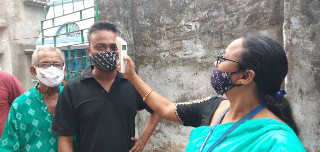 उत्तर 24 परगना के कांचरापारा टीएमसी नेता का सिर फूटा, खड़दह में बीजेपी एजेंट को बूथ के अंदर जाने से रोका