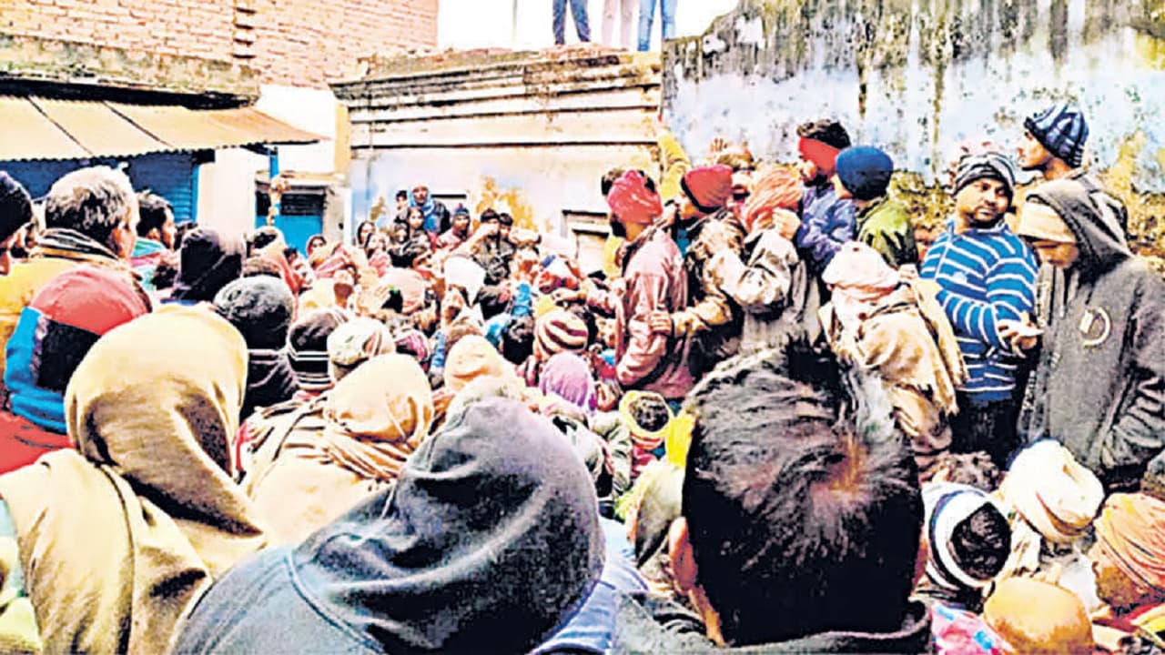 गोपालगंज में यूरिया नहीं मिलने पर फूटा गुस्सा, किसानों ने किया हंगामा, 80 फीसदी लोग लौटे खाली हाथ