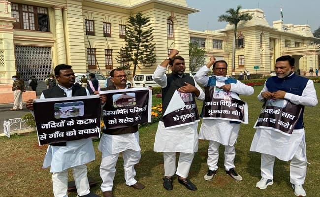 Bihar Budget session: किसी के पास चूल्हा तो इनके हाथ में दिखा जलावन, AIMIM को रही बाढ़ की तबाही से सीमांचल को बचाने की चिंता