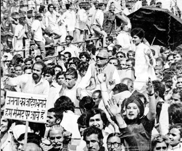 Emergency In India : जानिए आपातकाल के 21 महीने में क्या क्या हुआ था बदलाव !