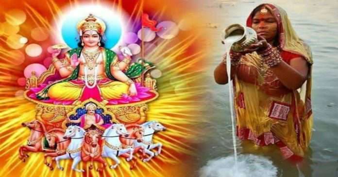 Surya Puja: आज रविवार के दिन भगवान सूर्य को जल देकर पढ़ें ये आरती, भाग्योदय के साथ होगी मान-सम्मान में बढ़ोतरी