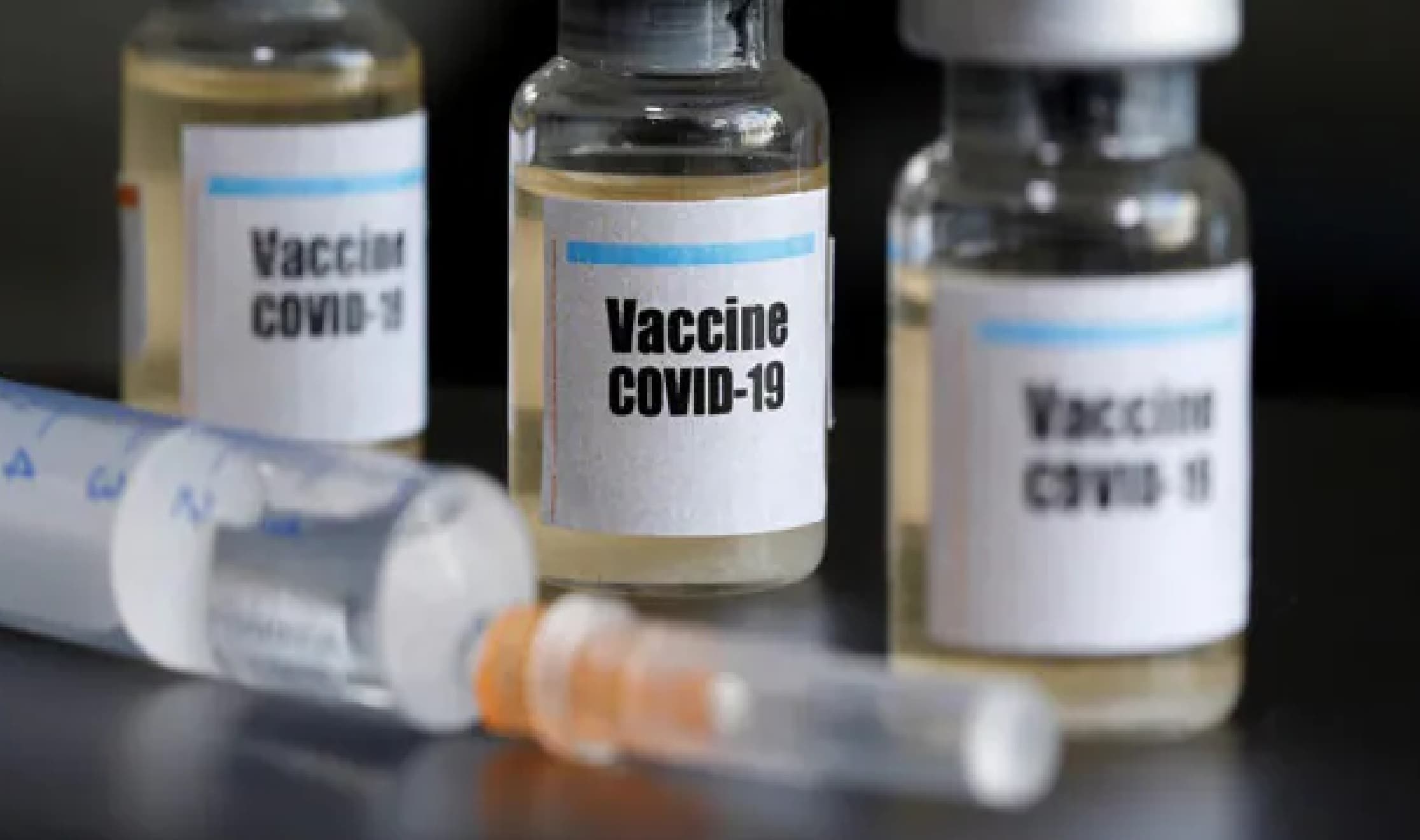 केंद्र सरकार ने कोरोना वैक्सीन देने  के लिए जज और वकीलों की अलग श्रेणी बनाने से इनकार किया