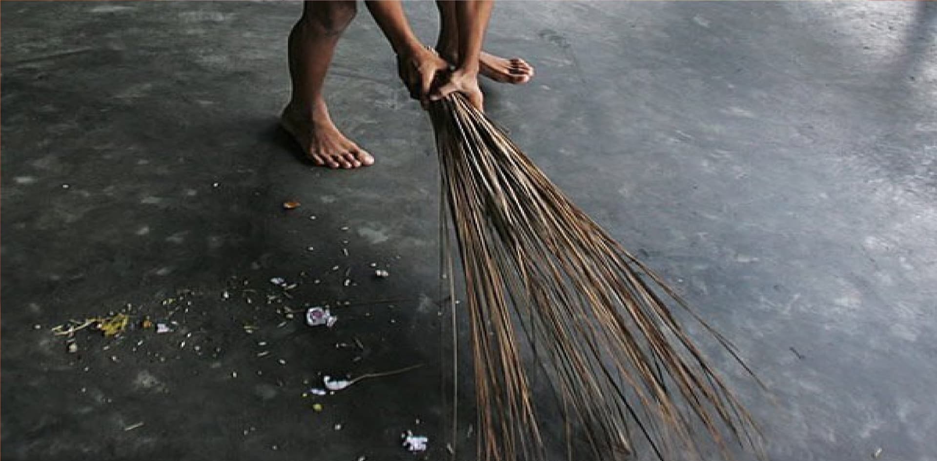 विशाखापट्टनम गैस लीक हादसा : सड़कों पर बेहोश पड़े थे लोग, घर के दरवाजे तोड़कर बचायी गयी जान