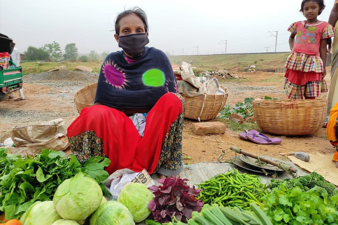 आपकी थाली में पहुंचा रहे हैं सब्जी तब इनके घर जल रहा है चूल्हा