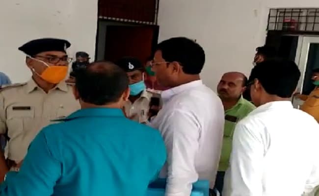 मुकेश सहनी की बैठक में बुलाकर दारोगा को दी गयी धमकी, विधायक पुत्र पर केस रफा-दफा करने दबाव बनाने का आरोप