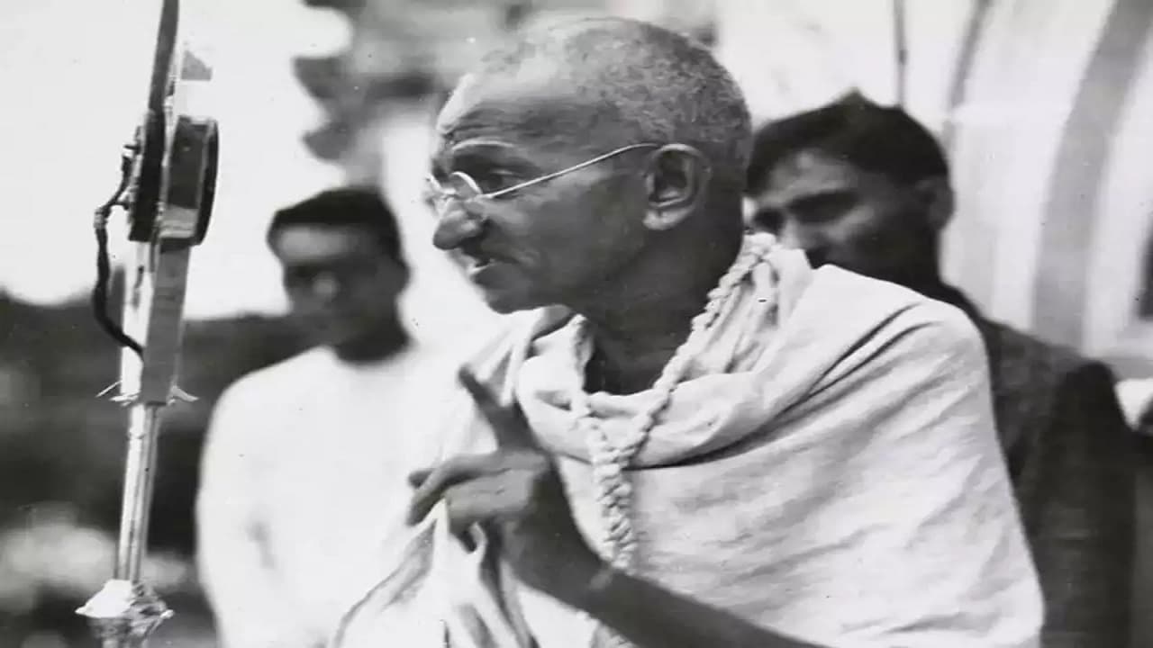 Gandhi Jayanti: 96 साल पहले आज के दिन 1925 में डॉ राजेंद्र प्रसाद के साथ दानापुर से मलखाचक पहुंचे थे गांधी जी