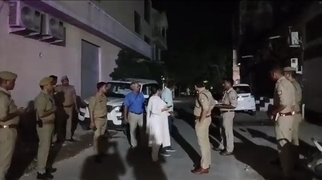 आगरा में फॉरेन एक्सचेंजर को अपराधियों ने मारी गोली, 17 लाख रुपये की विदेशी मुद्रा लूट ले गए बदमाश