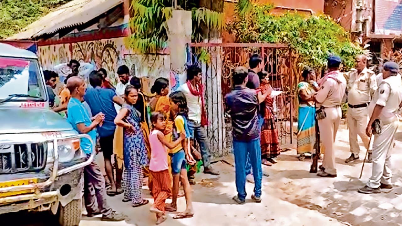Patna News: पारिवारिक कलह में पिता ने मां की गोद से मासूम को छीन कर जमीन पर पटका, मौत