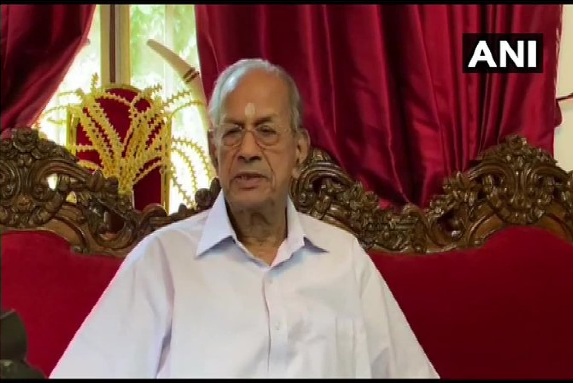 पैसेंजर ट्रेन से भारी मात्रा में जिलेटिन और डिटोनेटर बरामद, आरोपी महिला ने दी यह सफाई