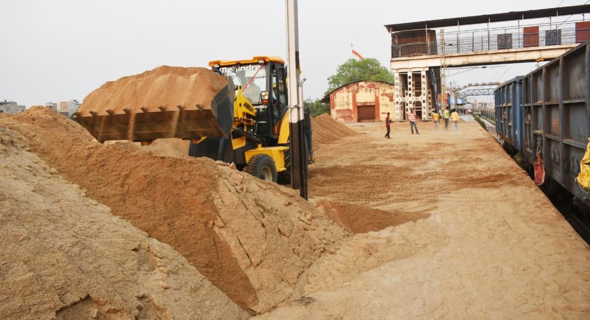 बिहार में आम लोगों को उचित कीमत पर मिलेगा बालू, 900 बालू घाटों की बंदोबस्ती अक्तूबर में होगी पूरी